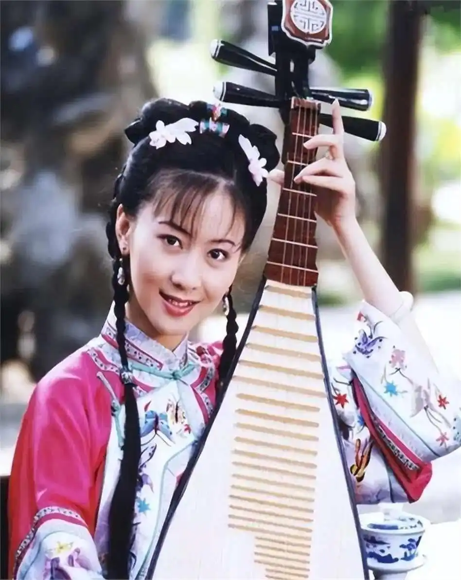 汤加丽人体艺术写真_中国女明星人体艺术_汤加丽艺术人生经历